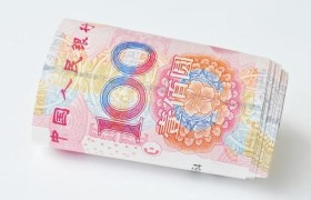 一同学向我借款30万开饭店，每年给我3%的利息，该不该同意？